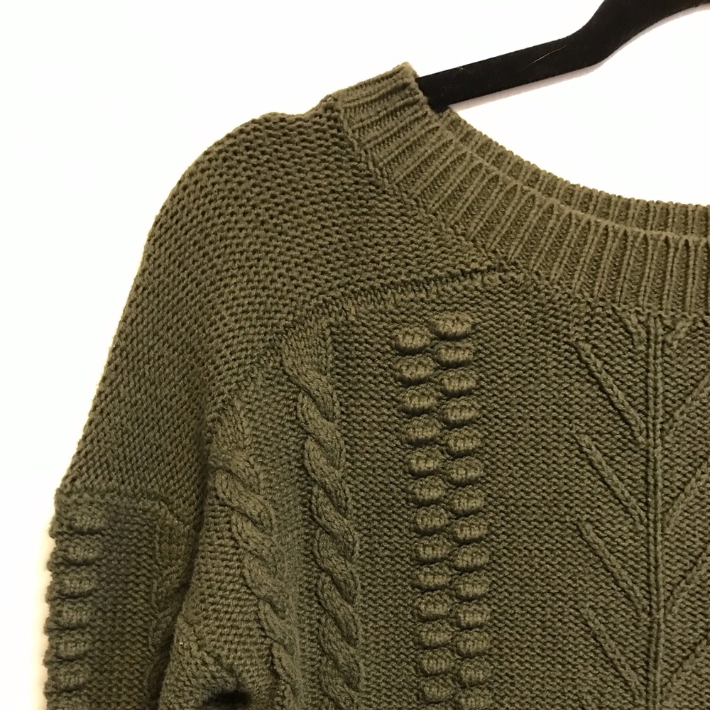 Forest Green Knitted BP Sweater Size Small